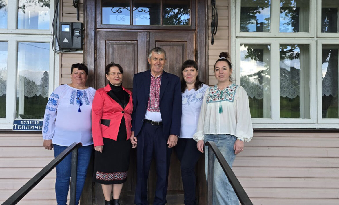 Вітаємо з Днем вишиванки!